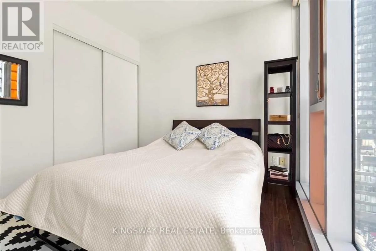 1107 - 375 KING STREET W