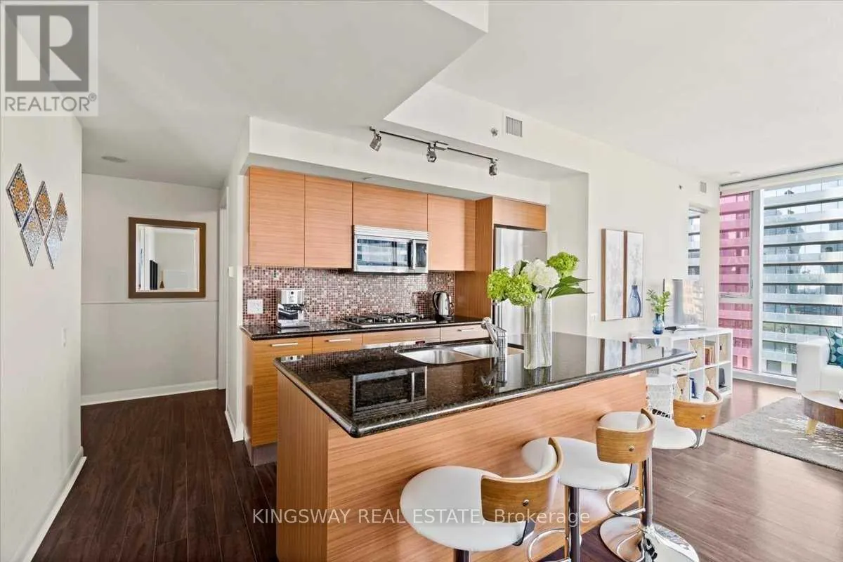 1107 - 375 KING STREET W