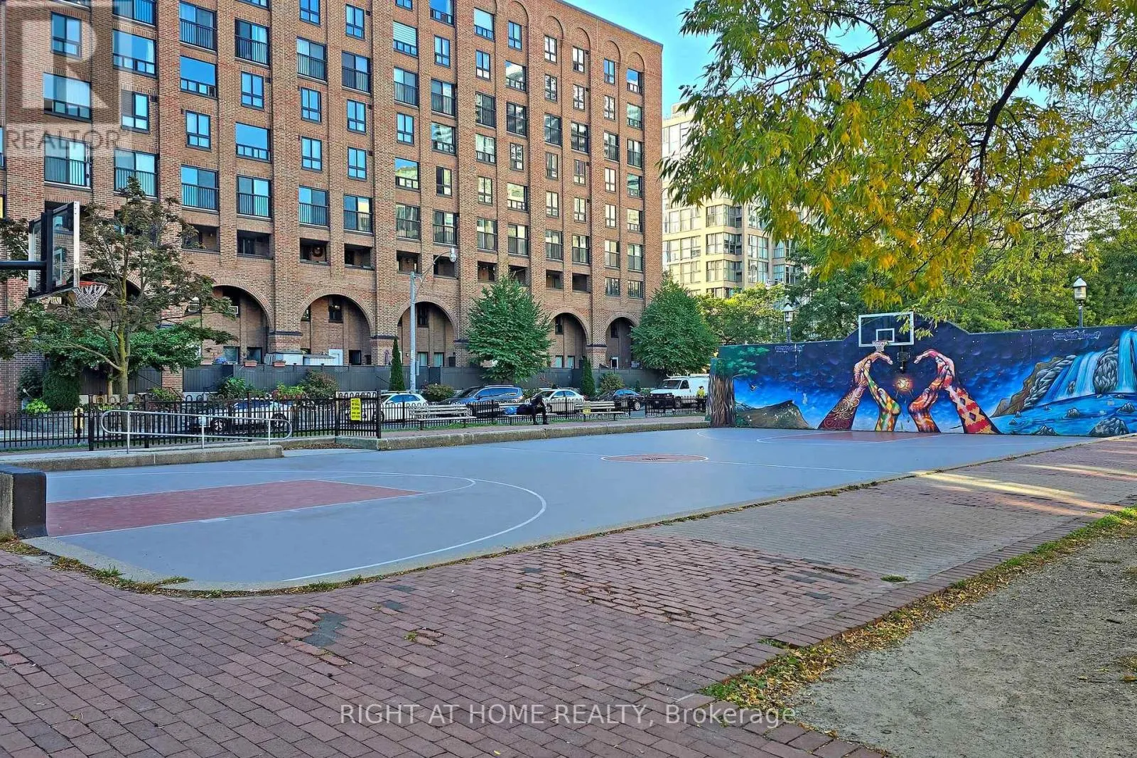 705 - 222 THE ESPLANADE AVENUE