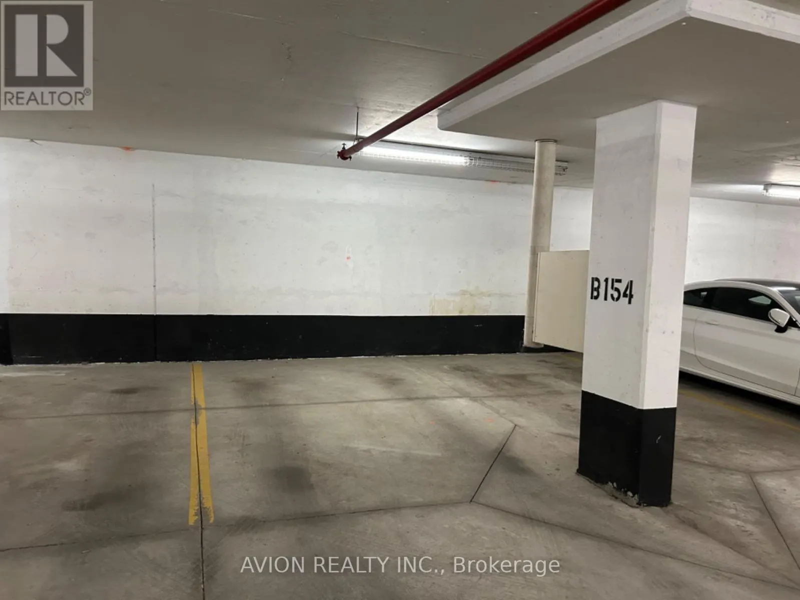 1108 - 887 BAY STREET