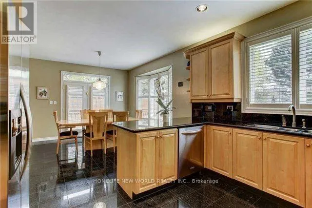 39 GREEN MEADOWS CIRCLE