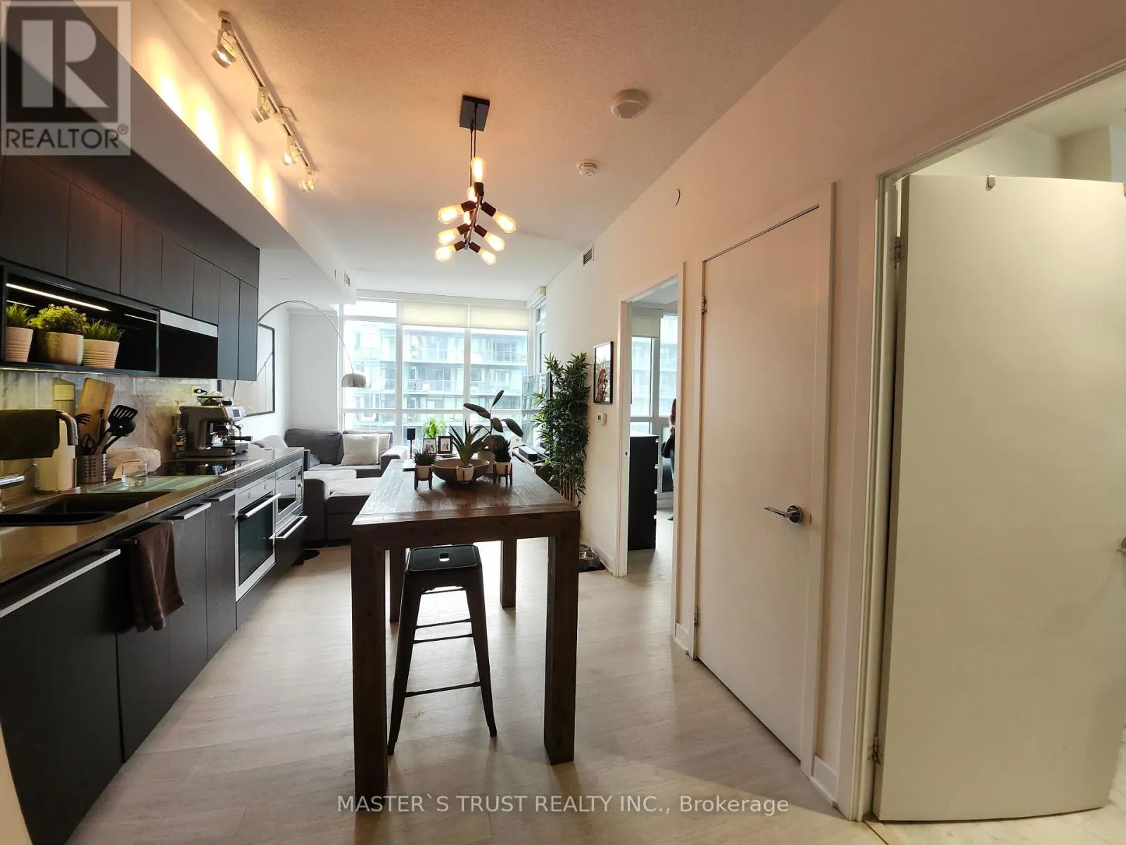 1112 - 80 QUEENS WHARF DRIVE