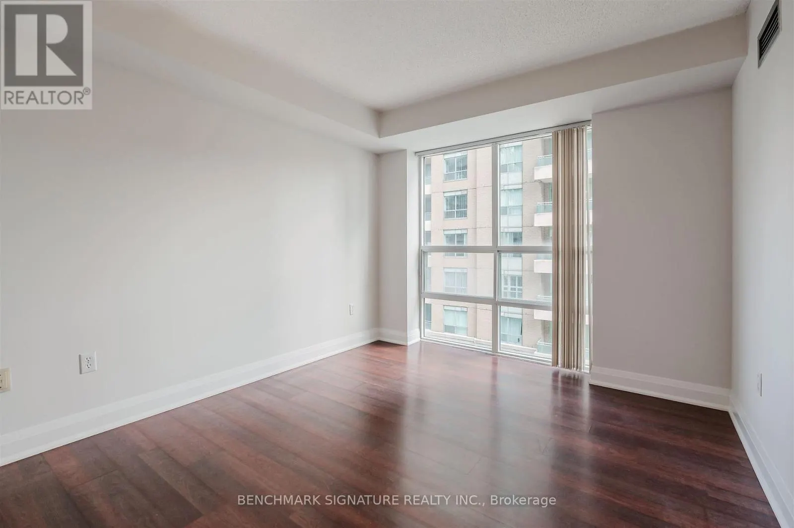 608 - 3 PEMBERTON AVENUE