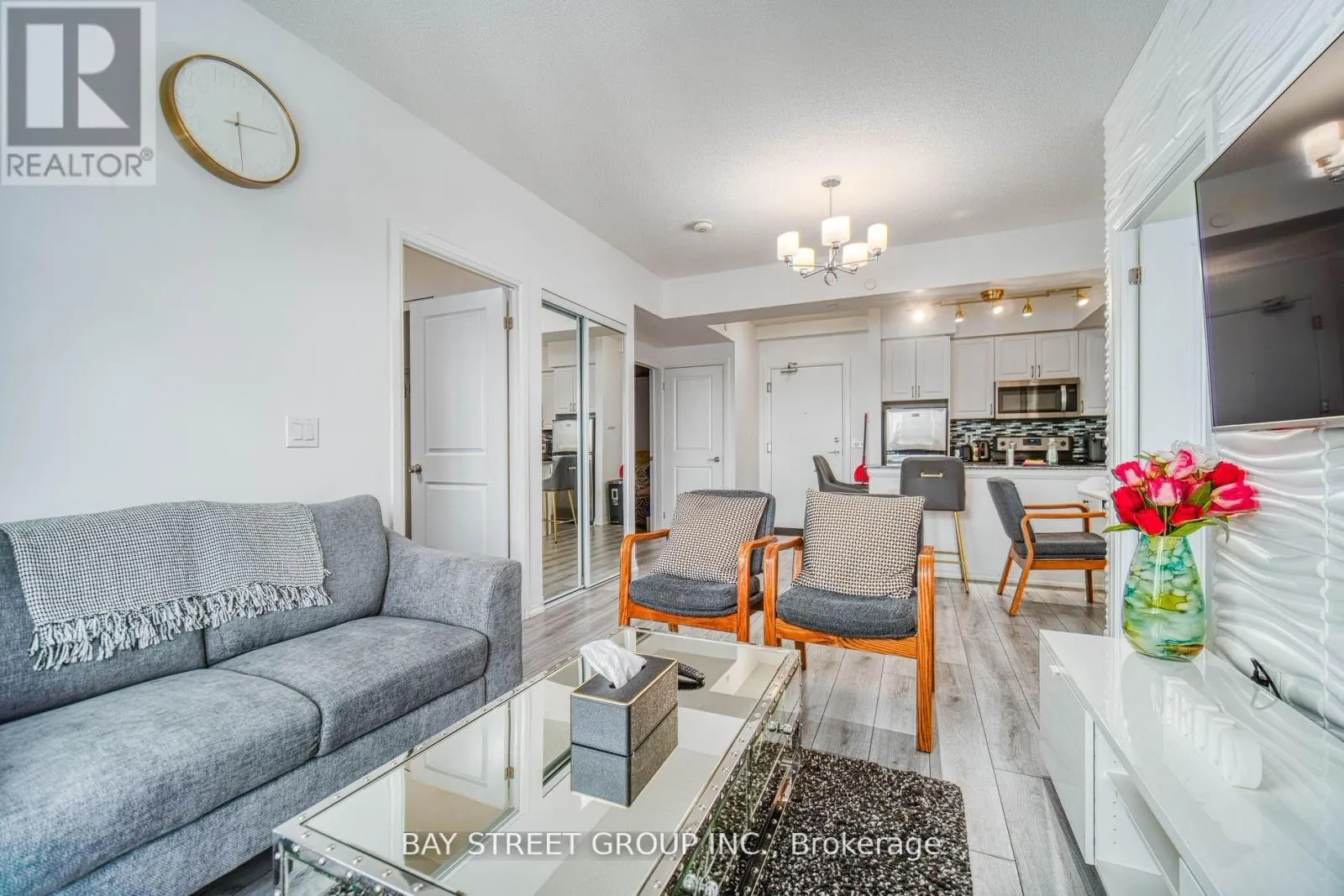 707 - 741 SHEPPARD AVENUE W