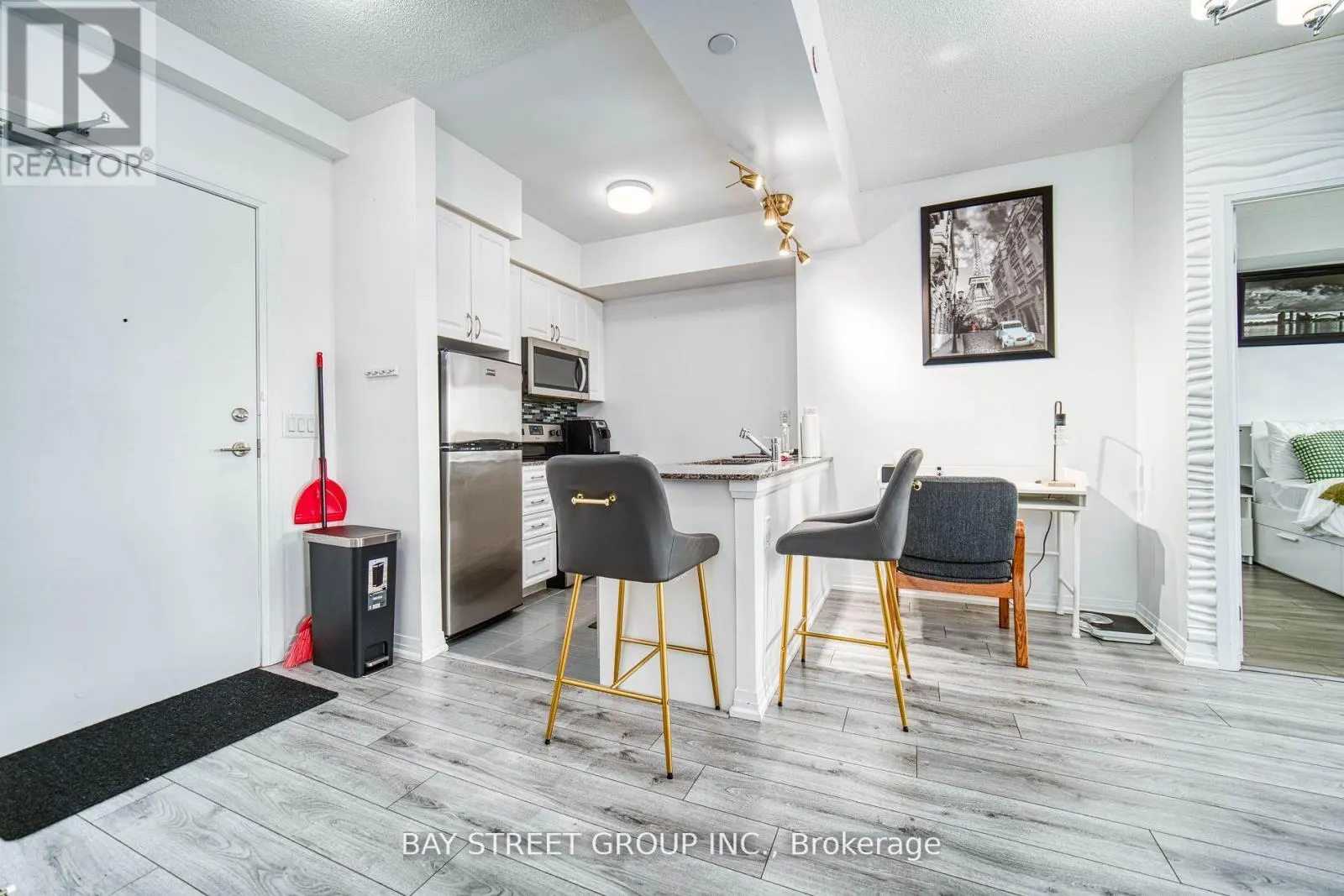707 - 741 SHEPPARD AVENUE W