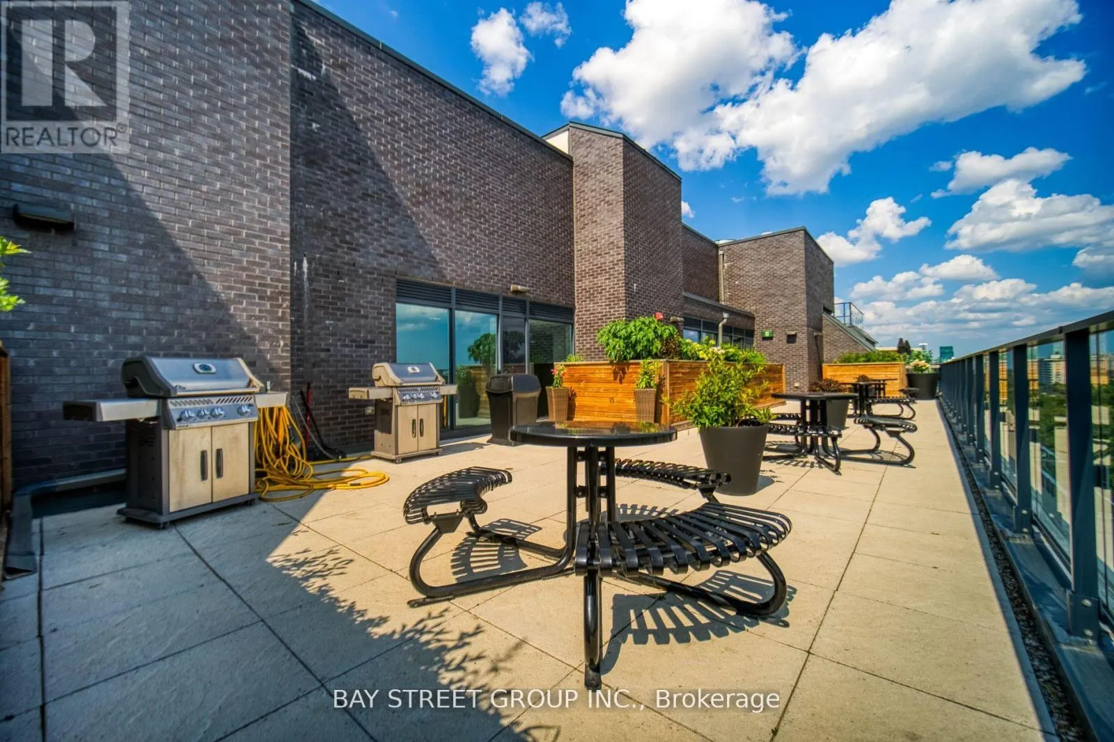 707 - 741 SHEPPARD AVENUE W