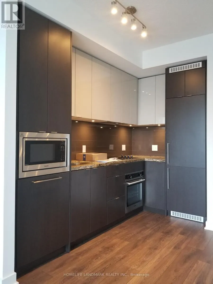 3903 - 125 BLUE JAYS WAY