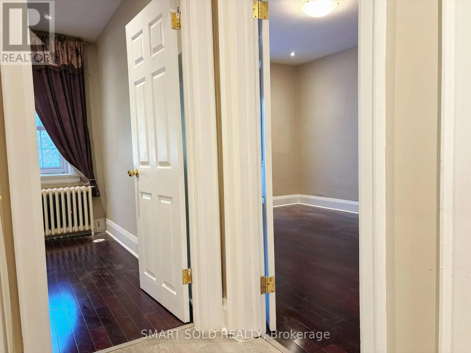 1ST FL - 889 AVENUE ROAD