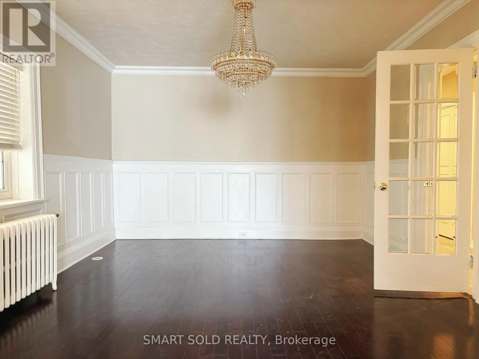 1ST FL - 889 AVENUE ROAD