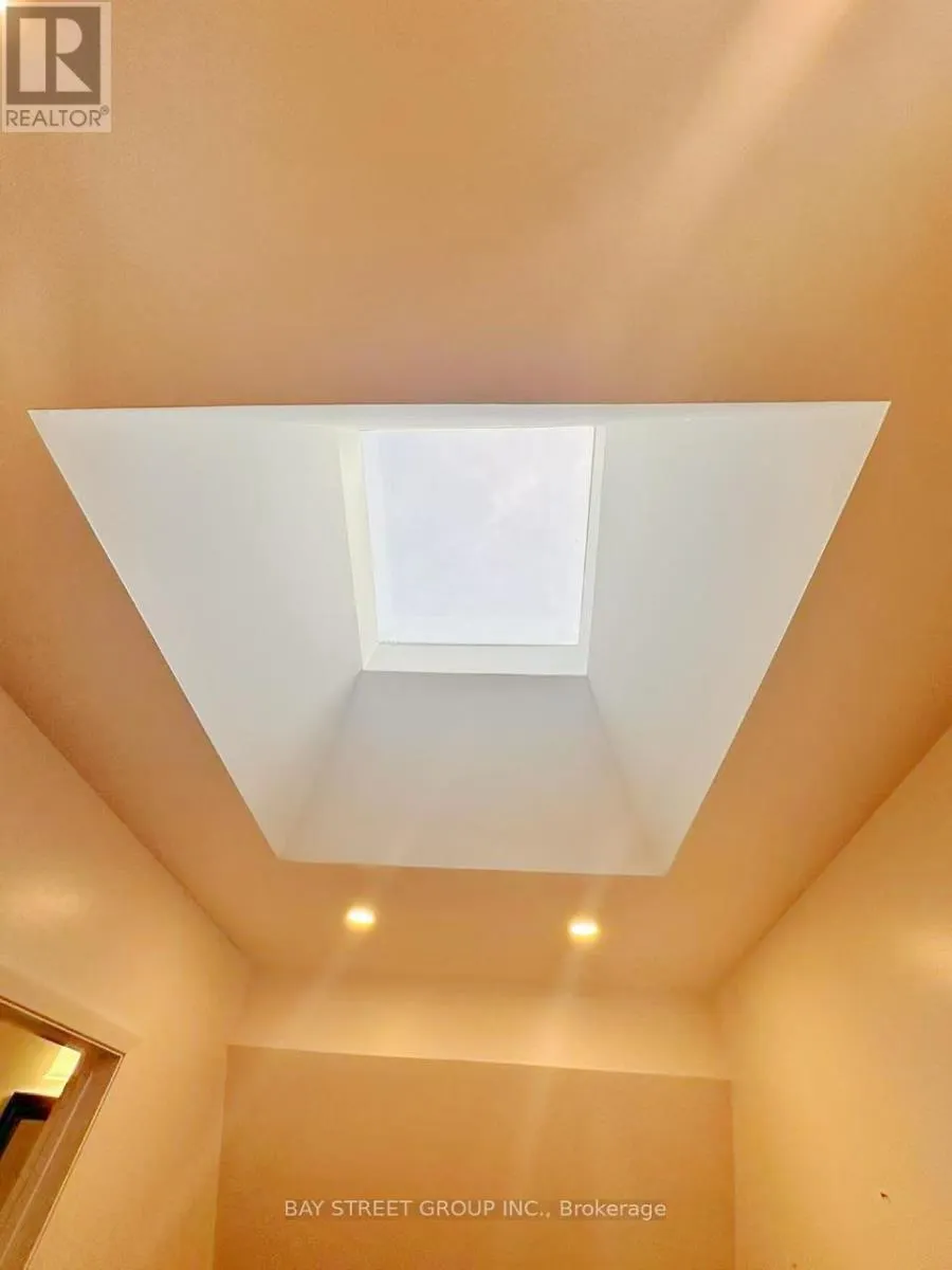 MAIN& UPPER - 24 WYVERN ROAD