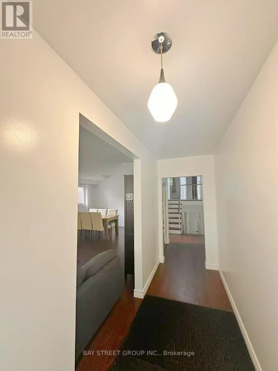 MAIN& UPPER - 24 WYVERN ROAD