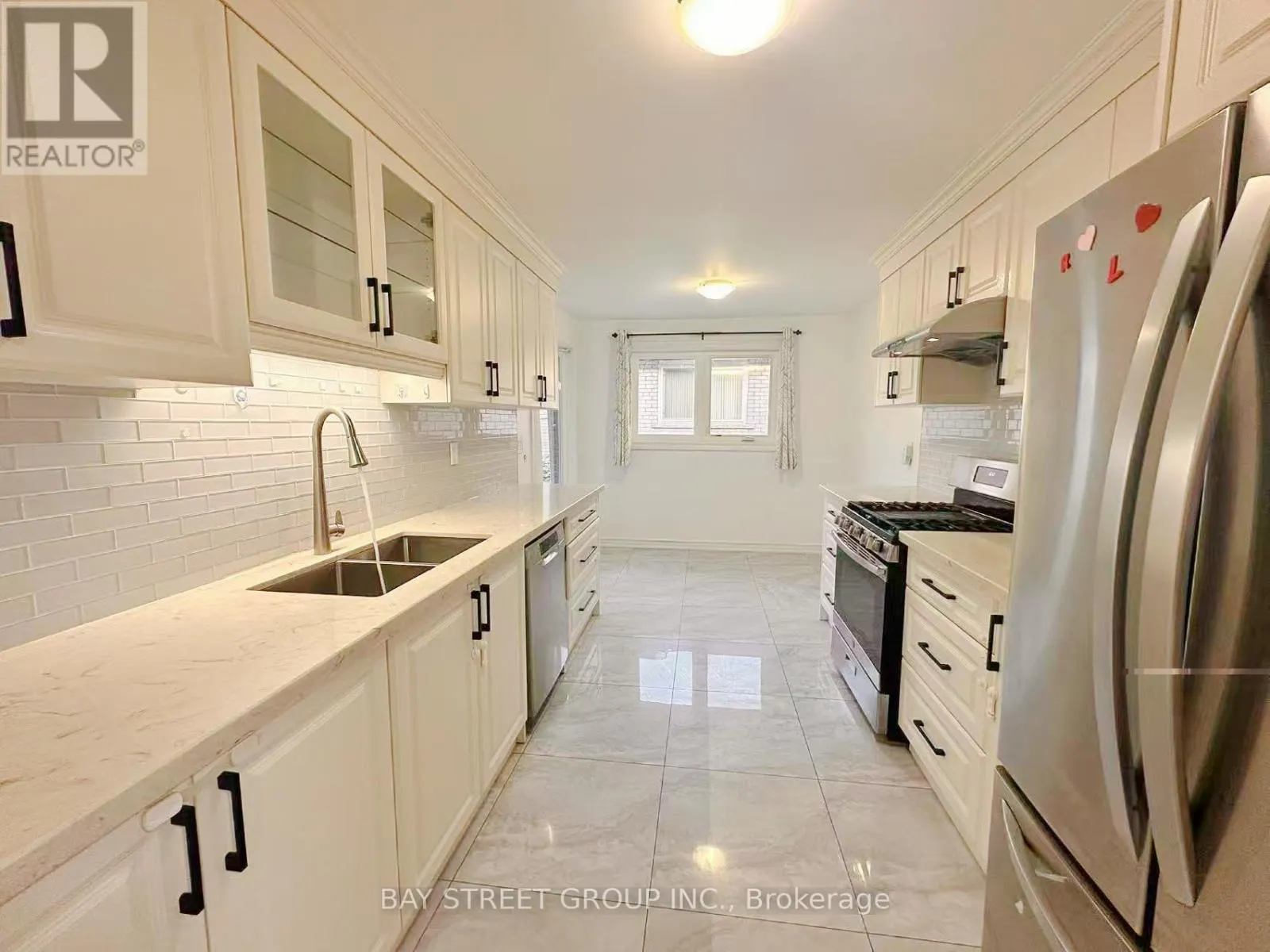 MAIN& UPPER - 24 WYVERN ROAD