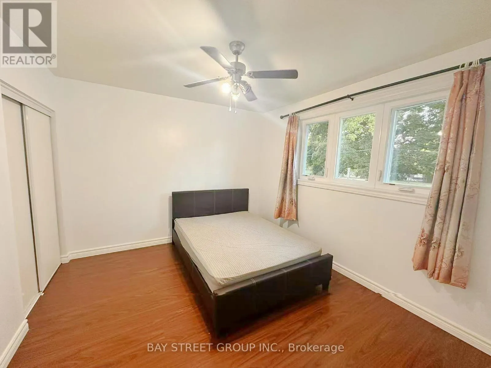 MAIN& UPPER - 24 WYVERN ROAD