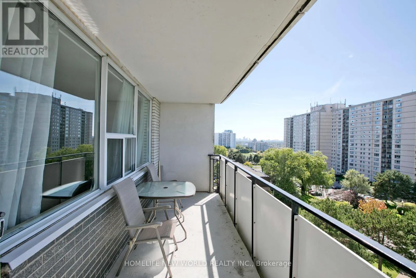 702 - 20 FOREST MANOR ROAD