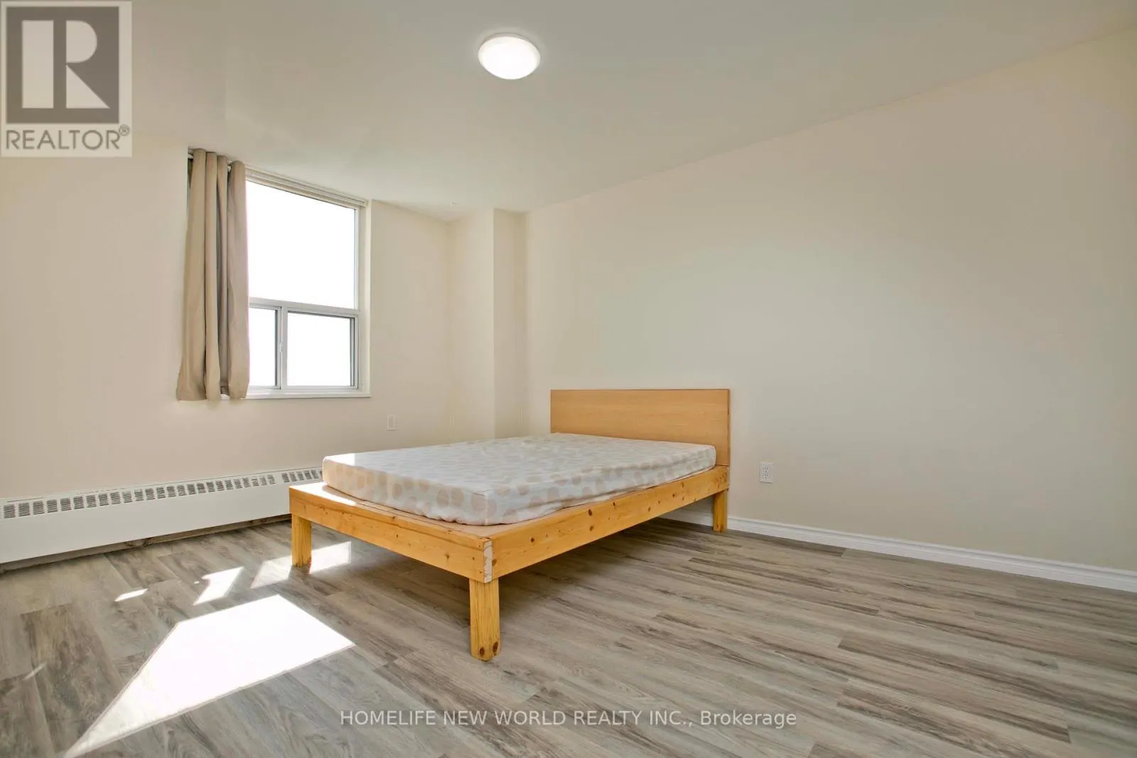 702 - 20 FOREST MANOR ROAD