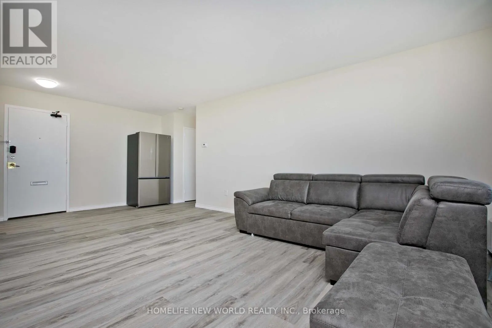 702 - 20 FOREST MANOR ROAD