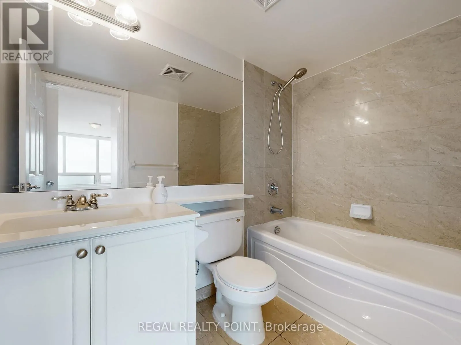 2118 - 25 GREENVIEW AVENUE