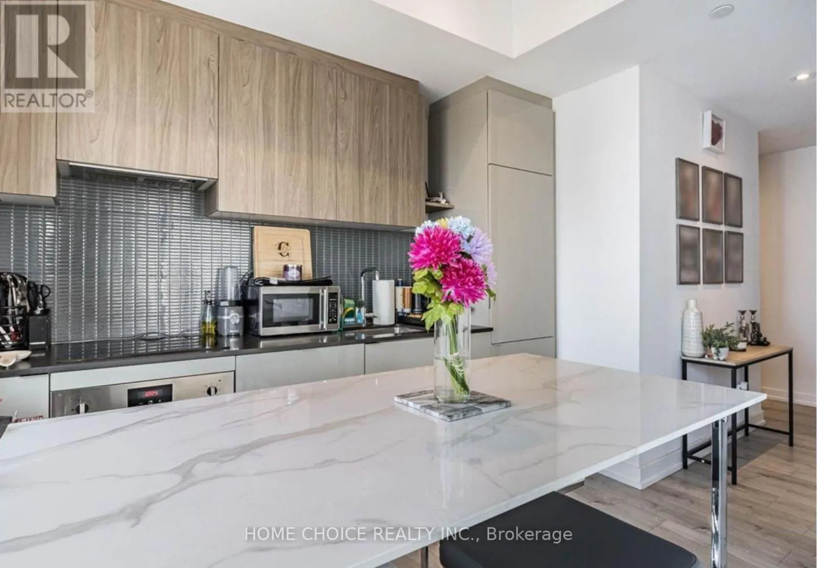 2103 - 161 ROEHAMPTON AVENUE