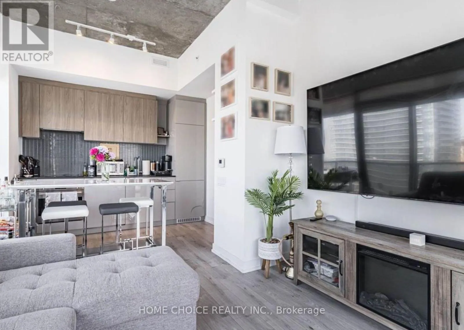 2103 - 161 ROEHAMPTON AVENUE