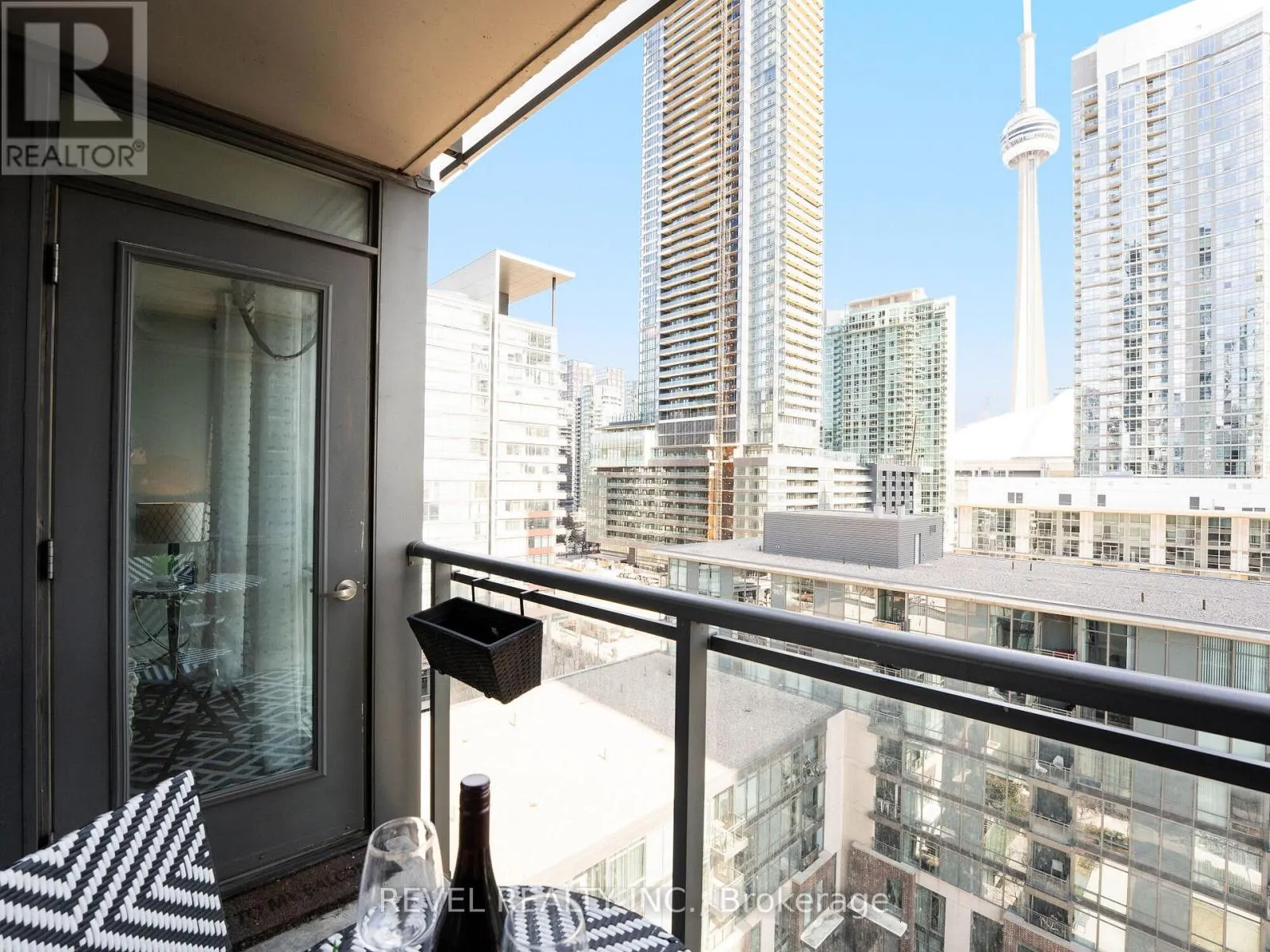 1208 - 15 FORT YORK BOULEVARD E