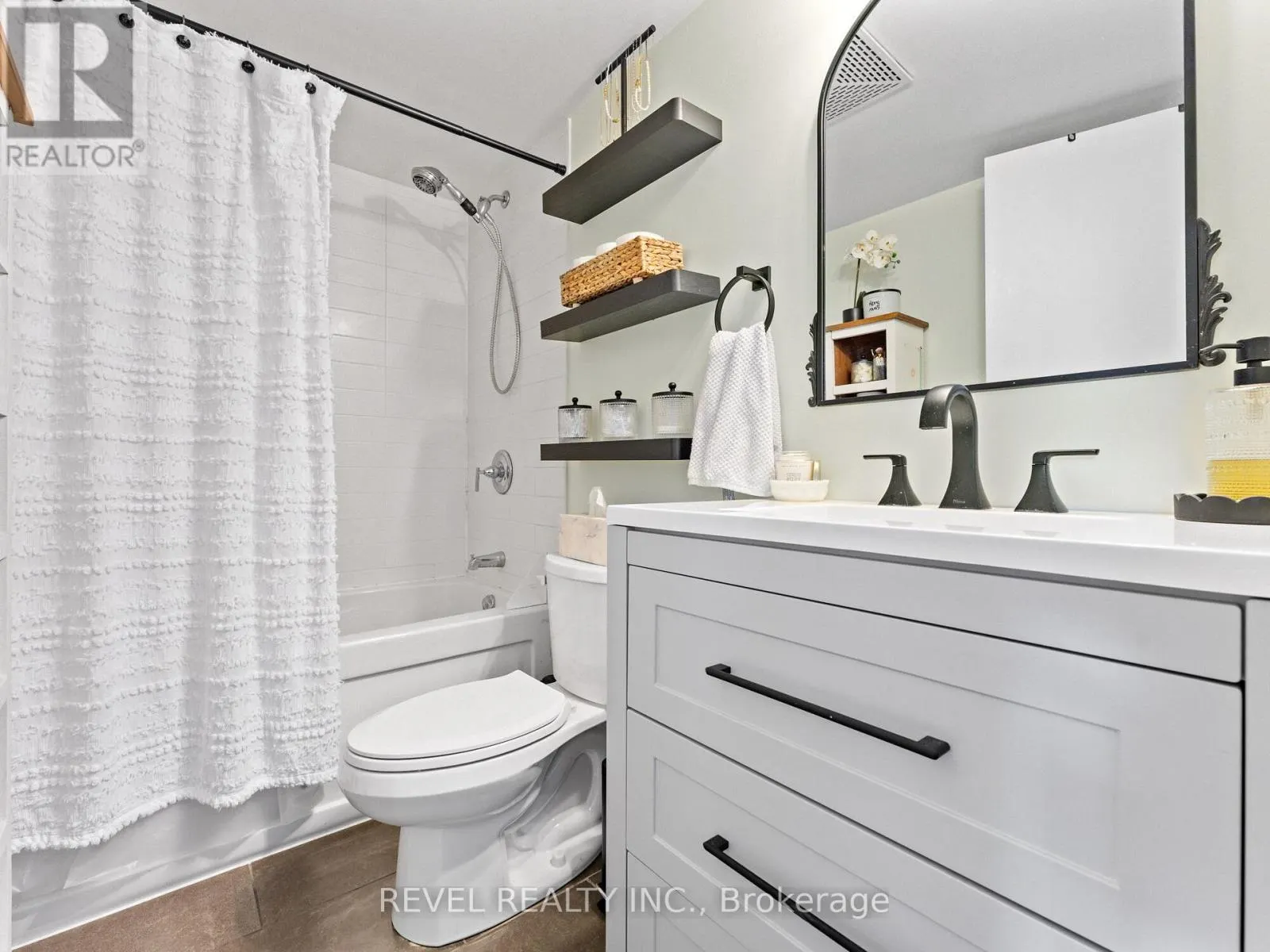 1208 - 15 FORT YORK BOULEVARD E