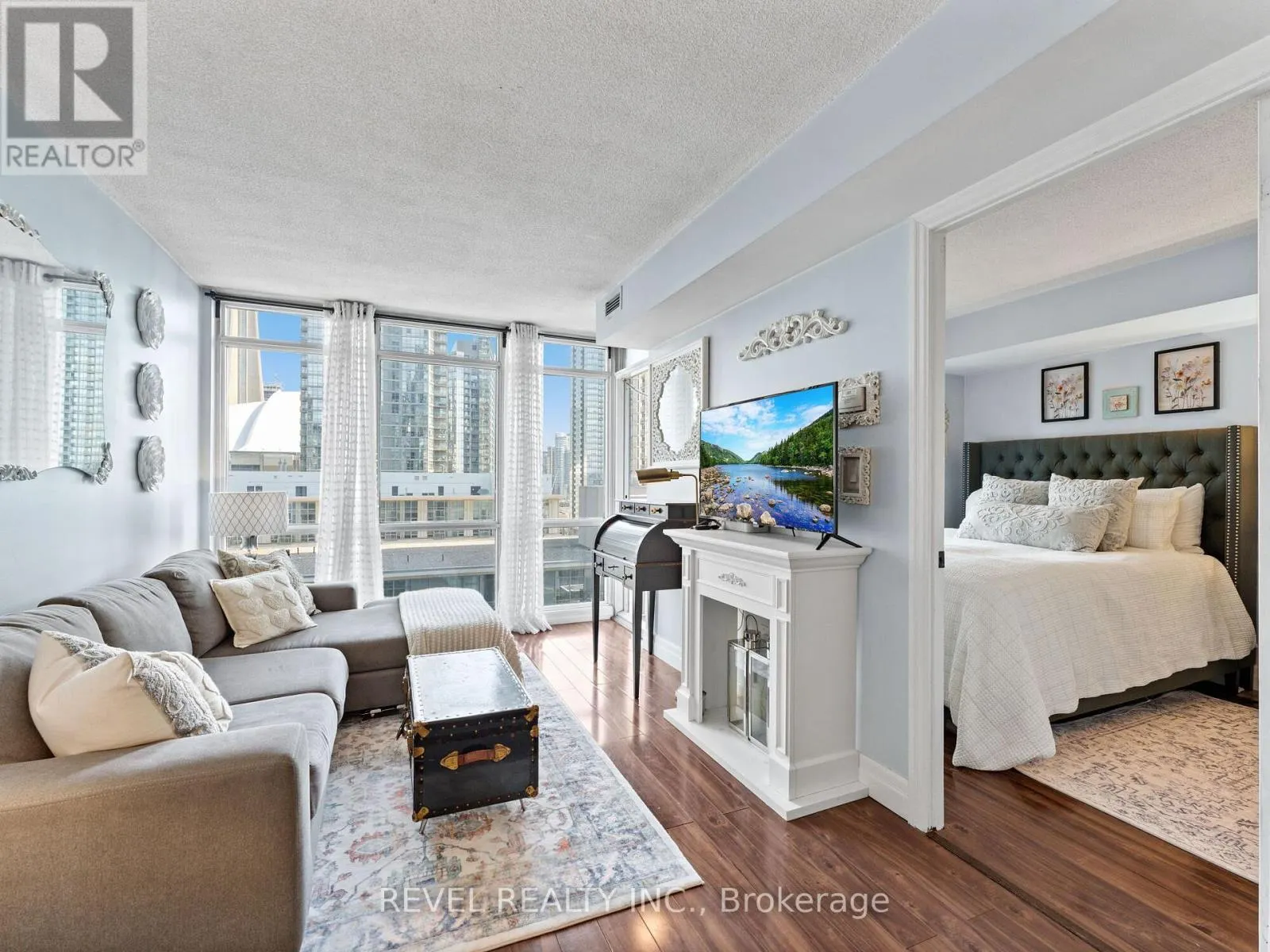 1208 - 15 FORT YORK BOULEVARD E