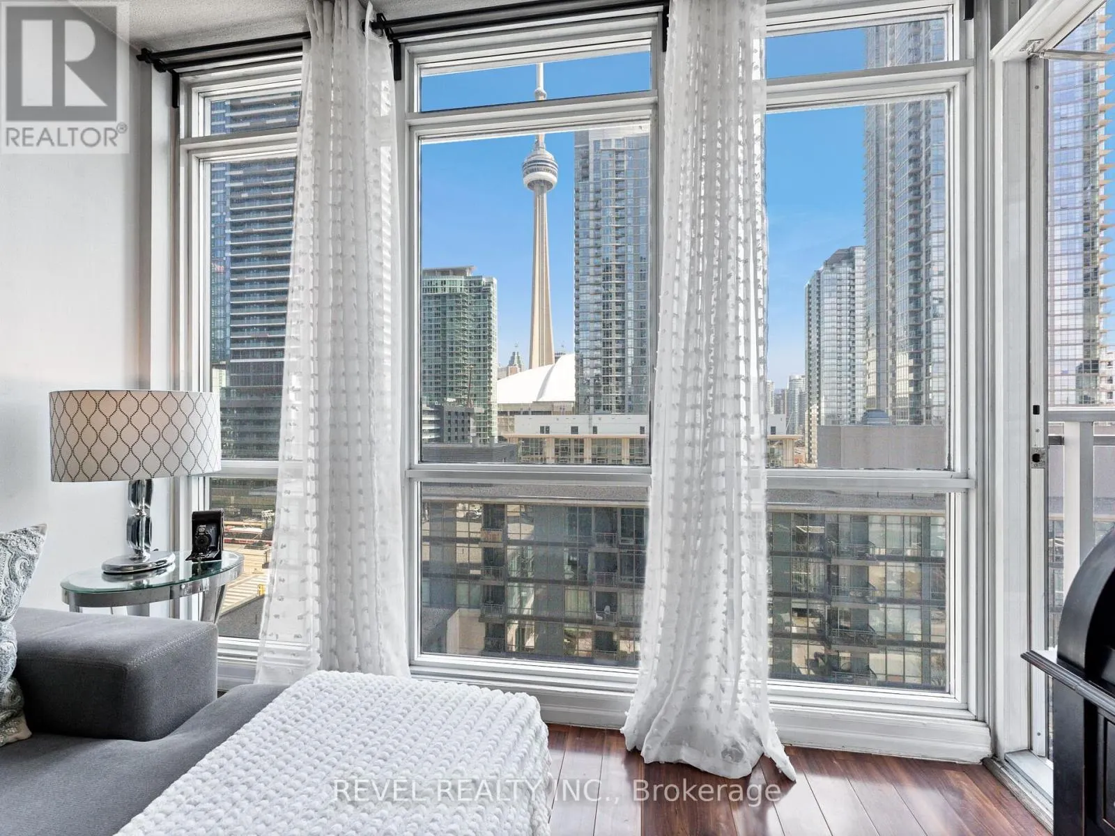 1208 - 15 FORT YORK BOULEVARD E