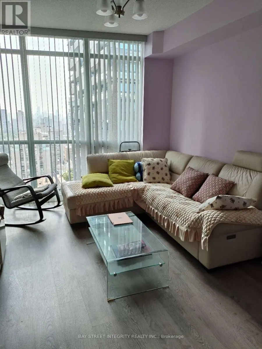 2001 - 30 ROEHAMPTON AVENUE