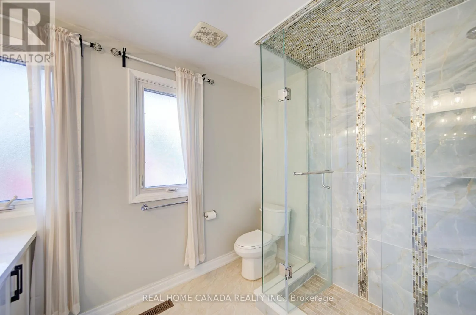 20 SADDLETREE DRIVE