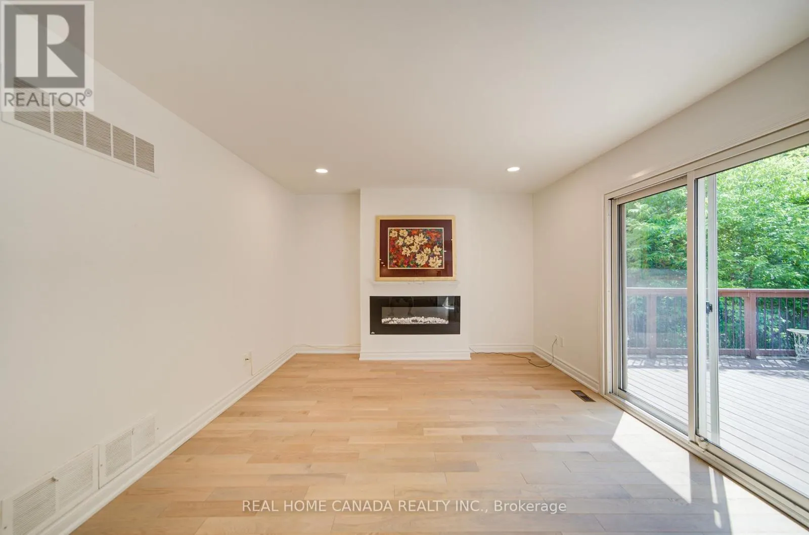 20 SADDLETREE DRIVE