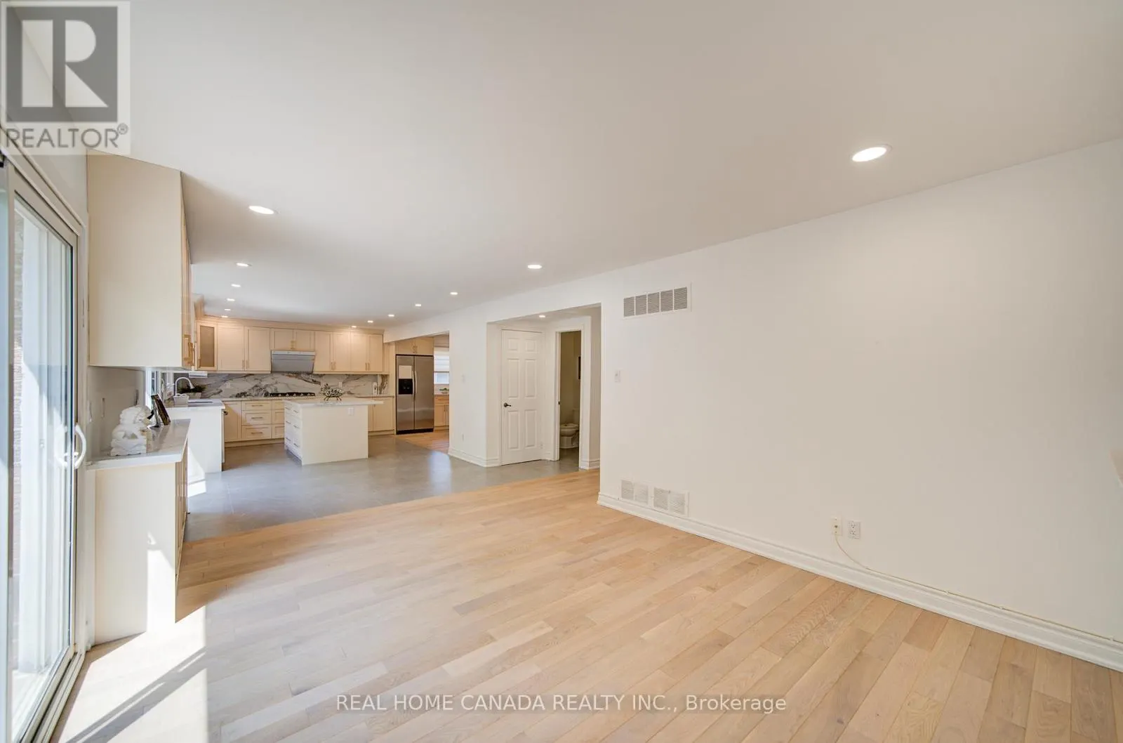 20 SADDLETREE DRIVE
