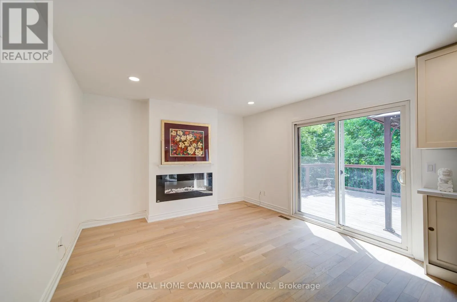 20 SADDLETREE DRIVE