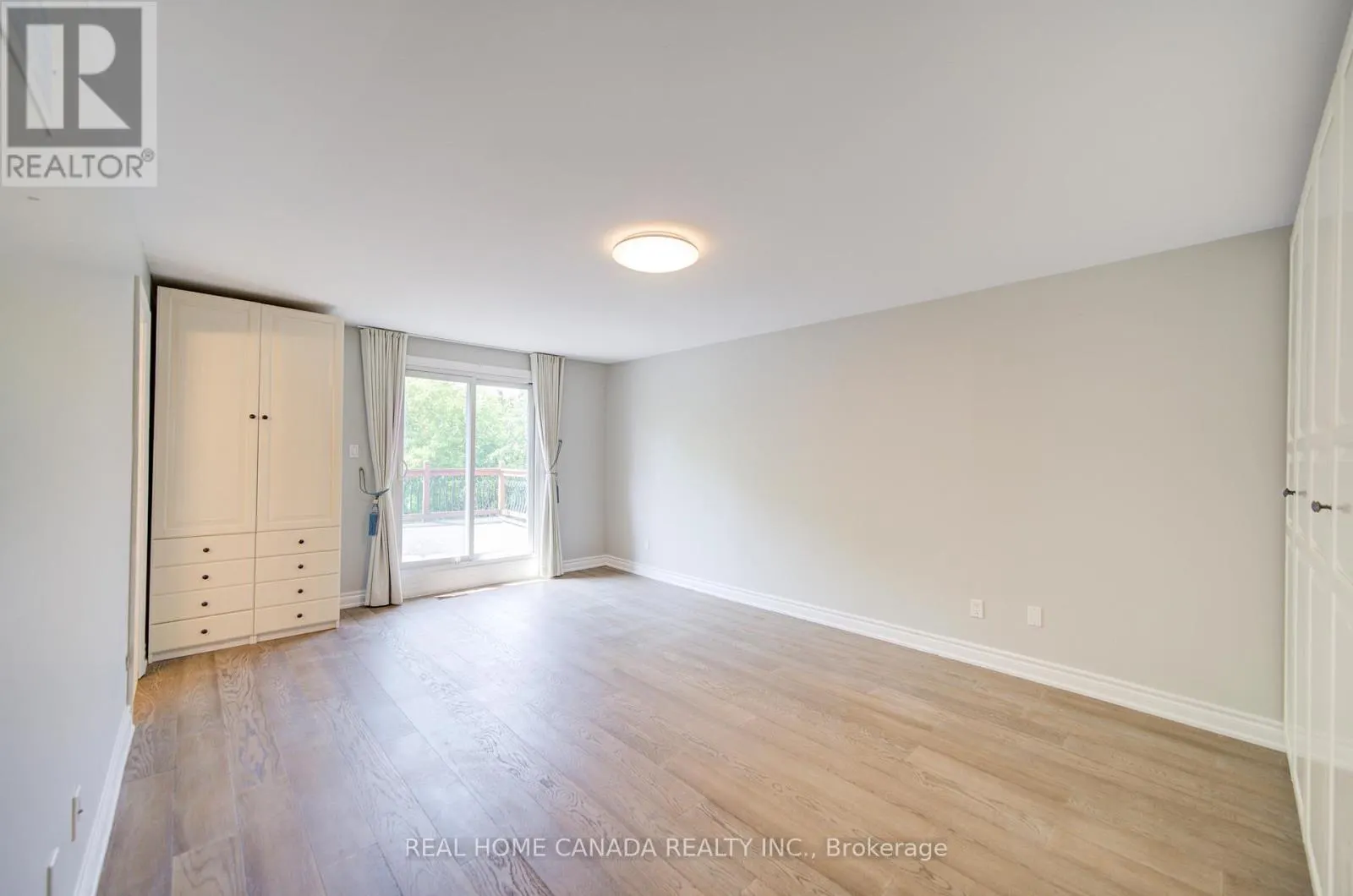 20 SADDLETREE DRIVE