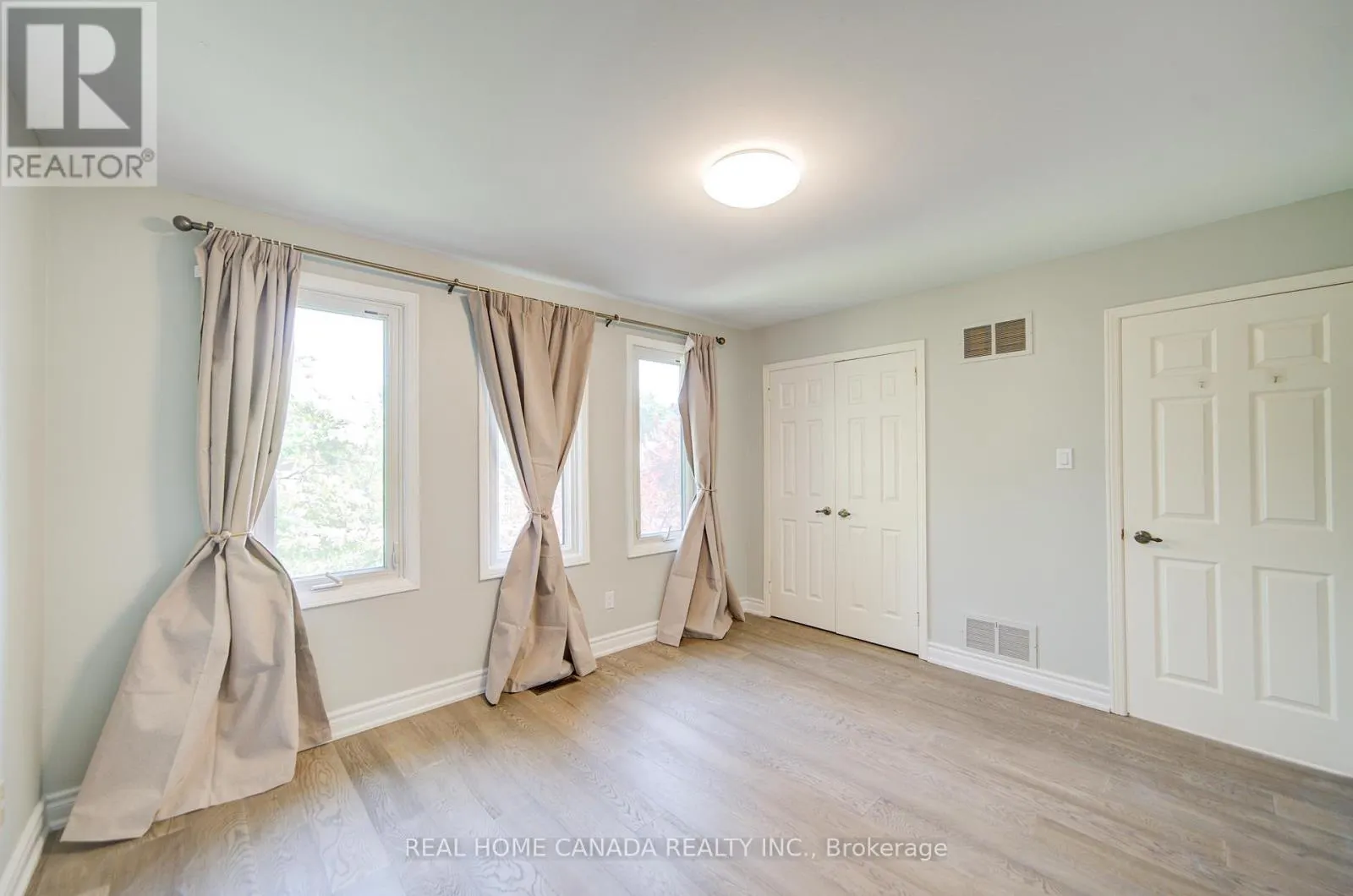 20 SADDLETREE DRIVE