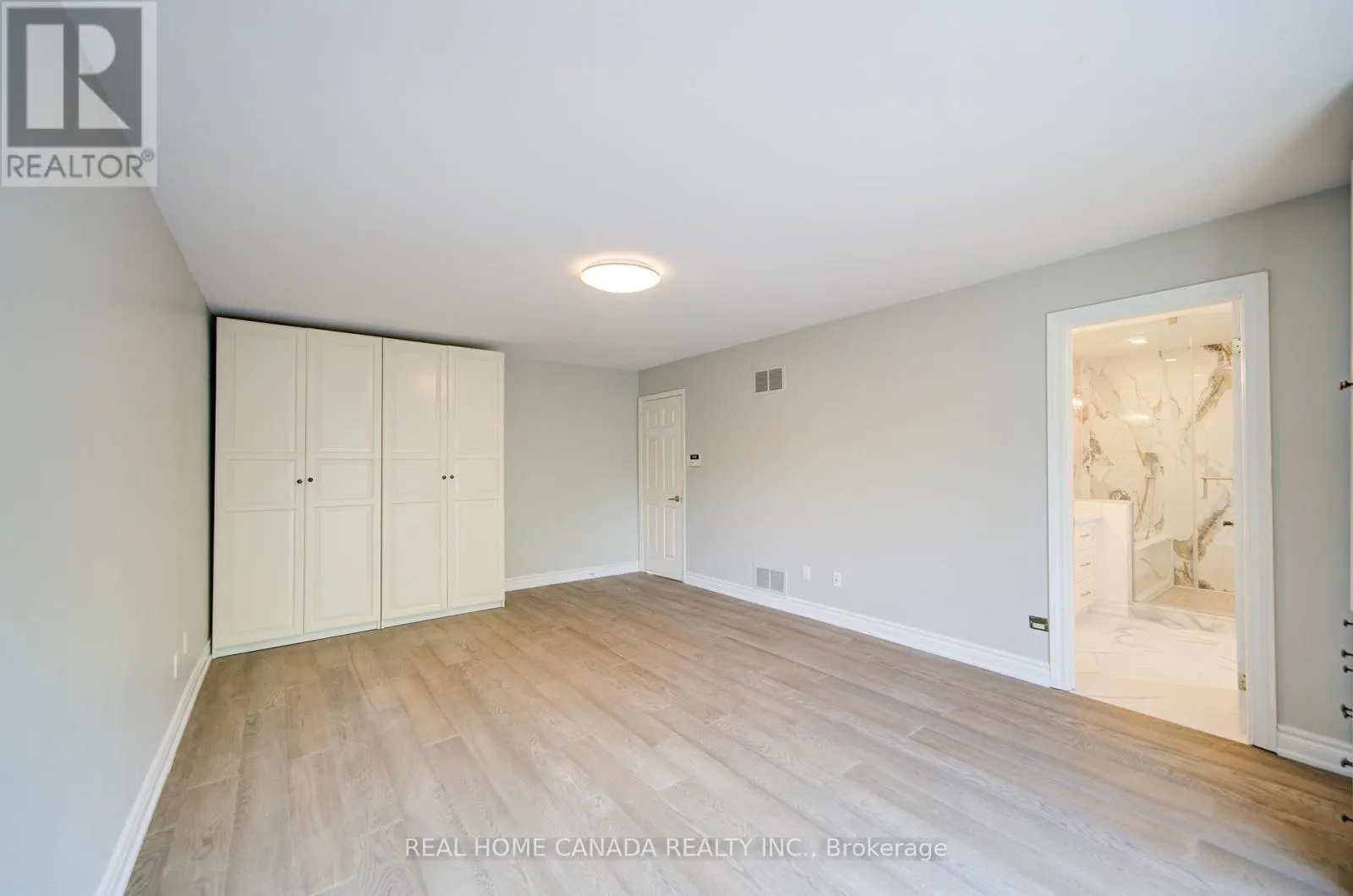 20 SADDLETREE DRIVE