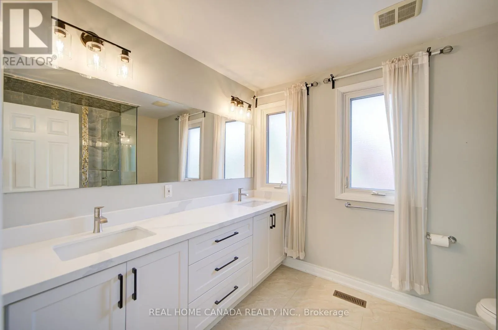 20 SADDLETREE DRIVE