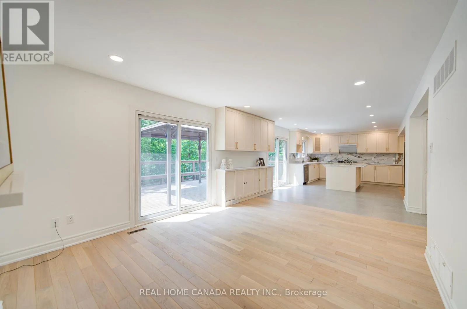 20 SADDLETREE DRIVE