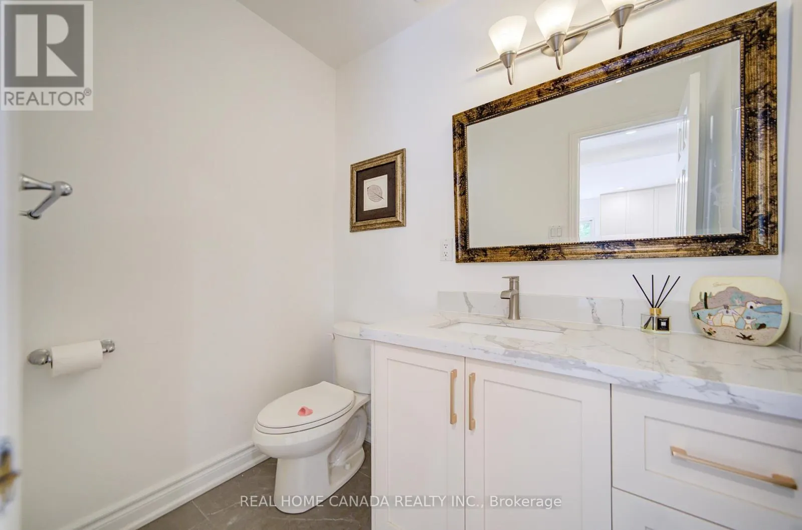 20 SADDLETREE DRIVE