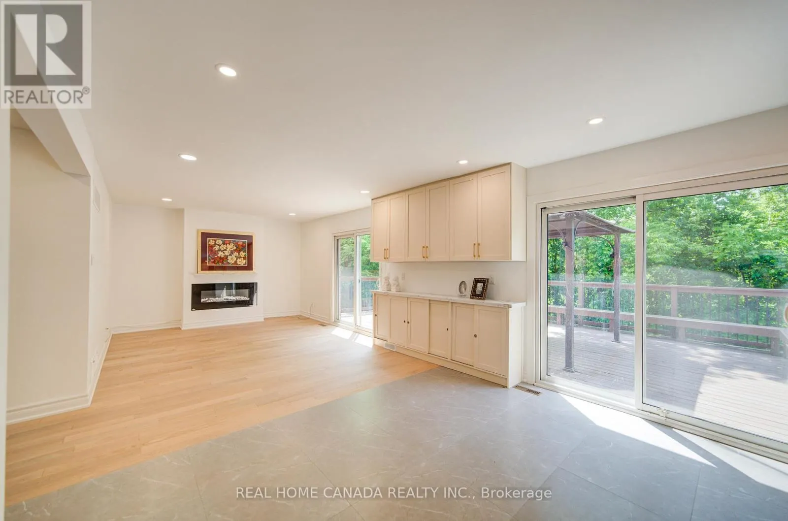 20 SADDLETREE DRIVE