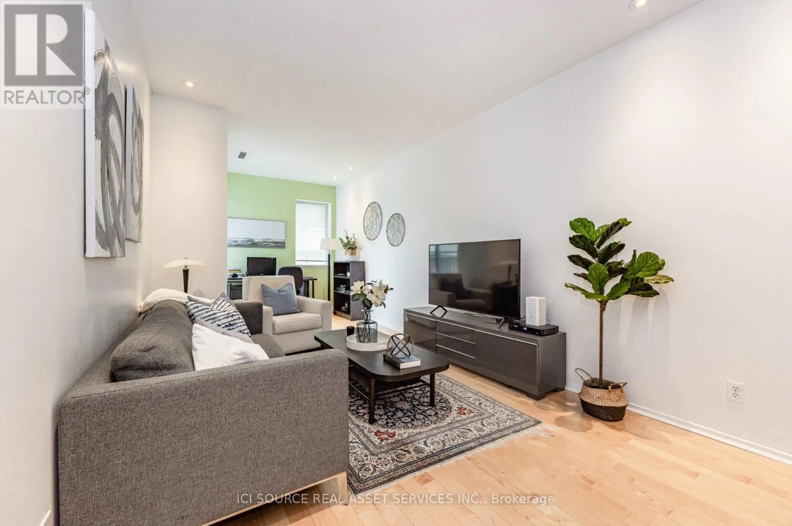 308 - 600 EGLINTON AVENUE E