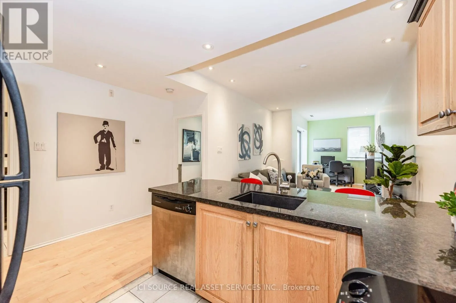 308 - 600 EGLINTON AVENUE E