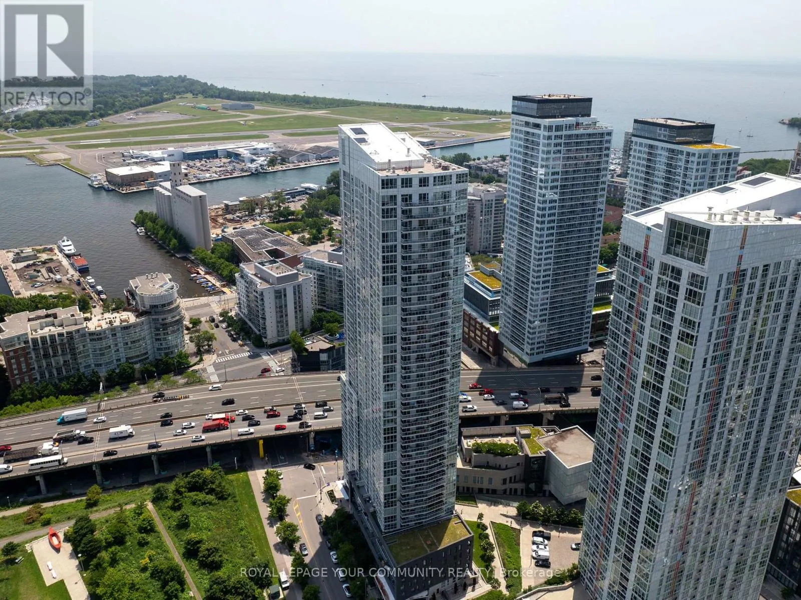 3615 - 17 BATHURST STREET