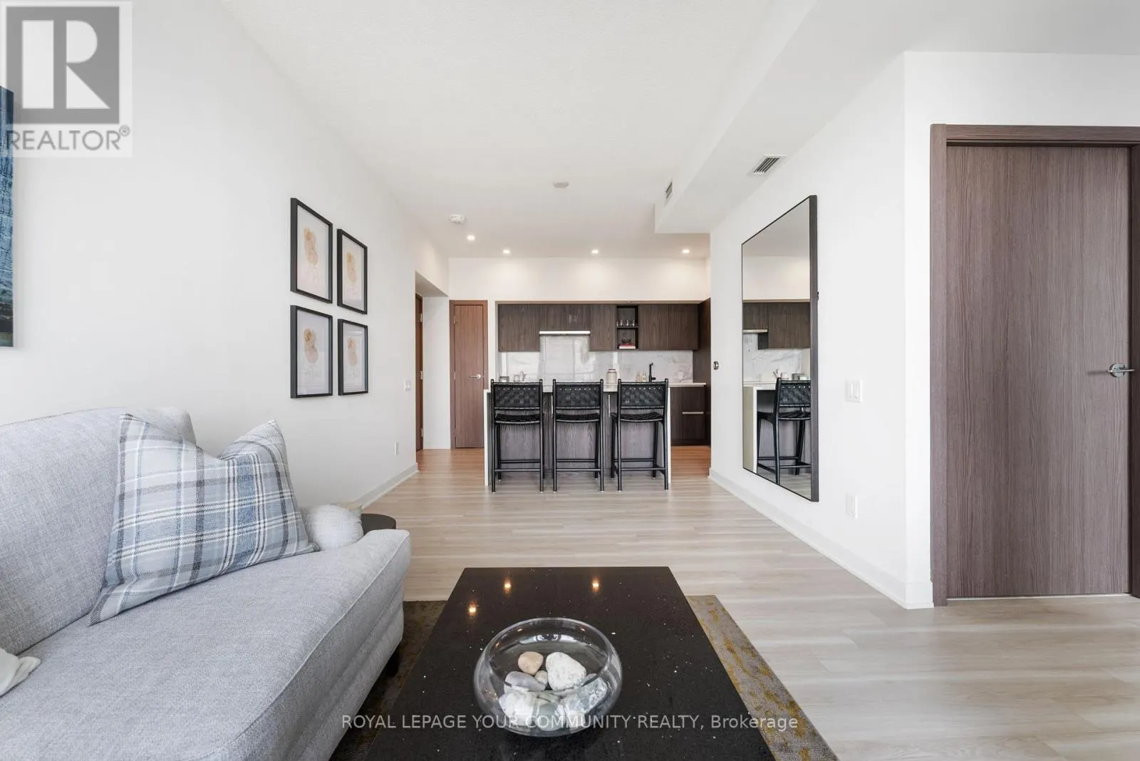 3615 - 17 BATHURST STREET