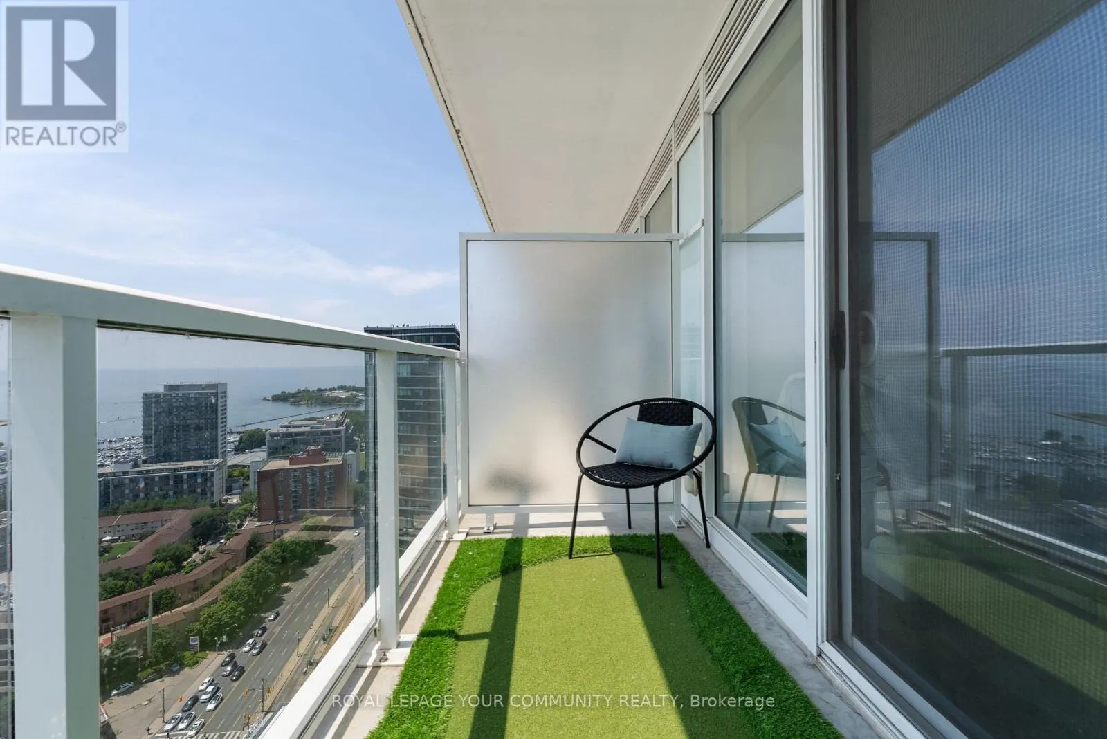 3615 - 17 BATHURST STREET