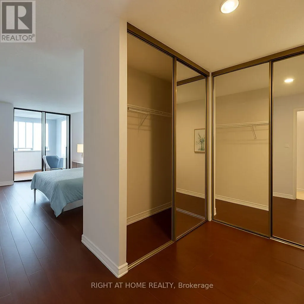 PH11 - 45 CARLTON STREET