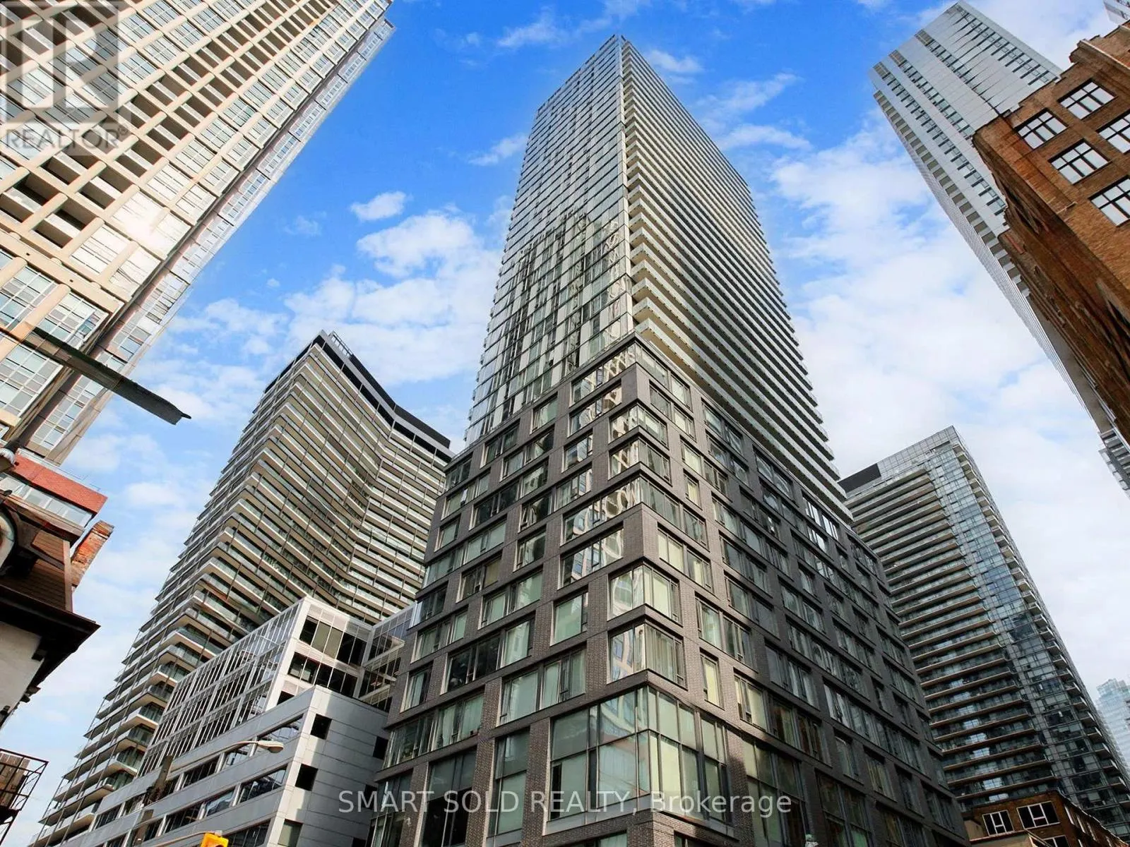 801 - 101 PETER STREET