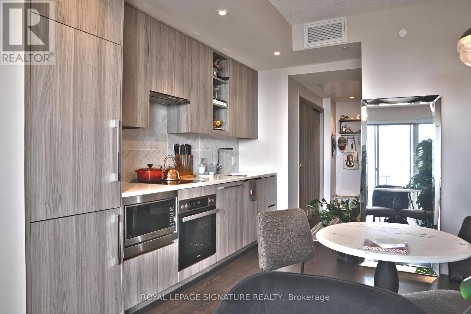1805 - 85 MCMAHON DRIVE