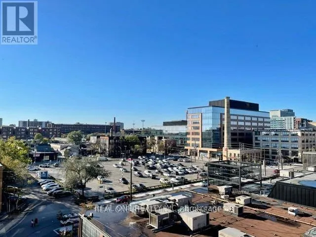 520 - 5 HANNA AVENUE