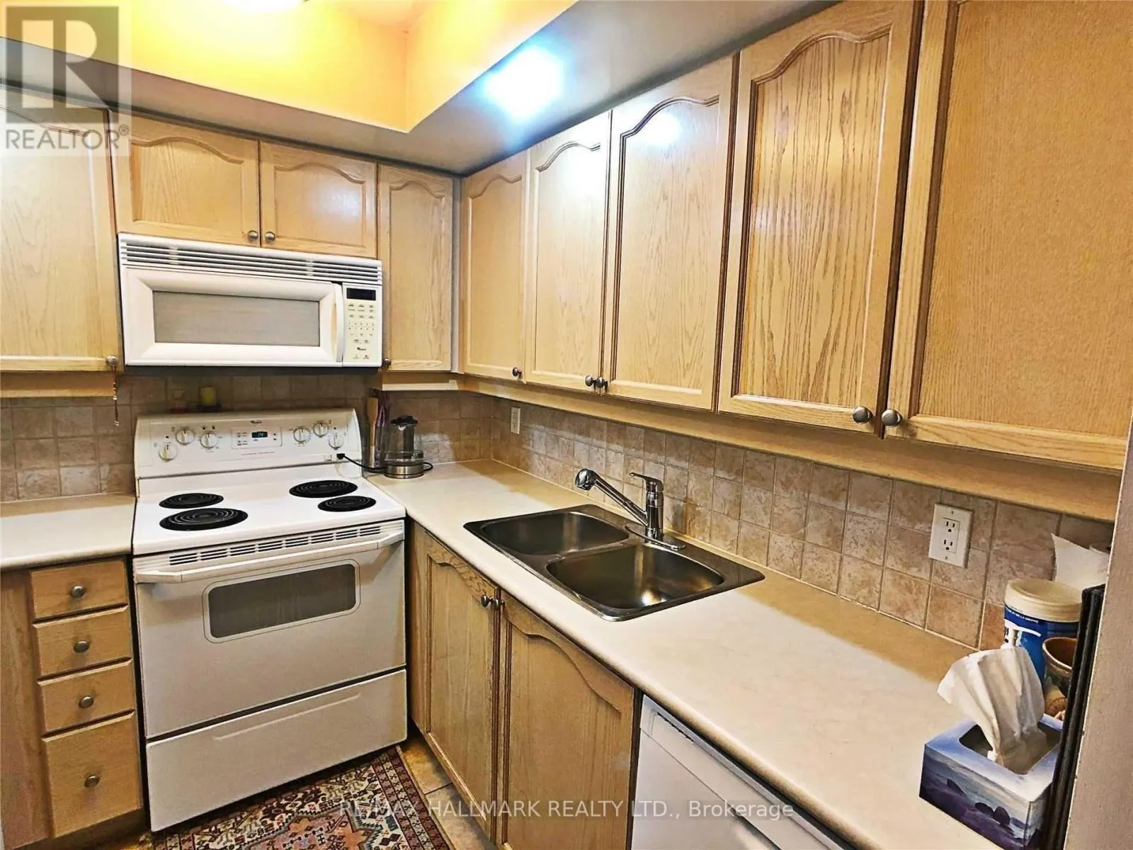 225 - 15 NORTHTOWN WAY
