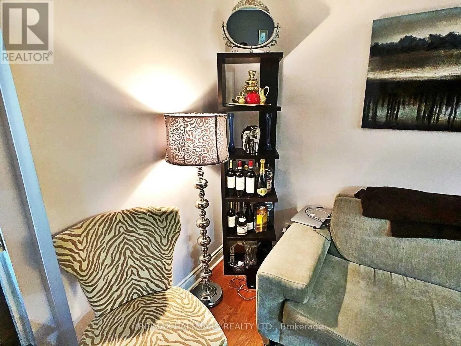 225 - 15 NORTHTOWN WAY